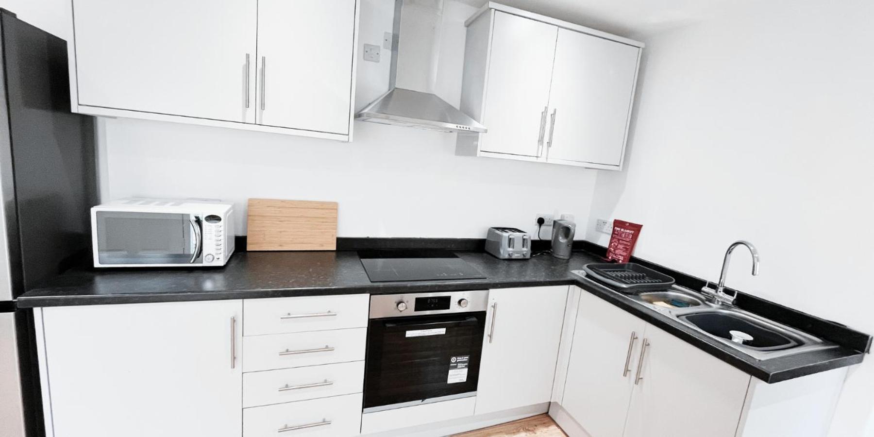 Spacious Room In Modern House Near 노팅엄 외부 사진
