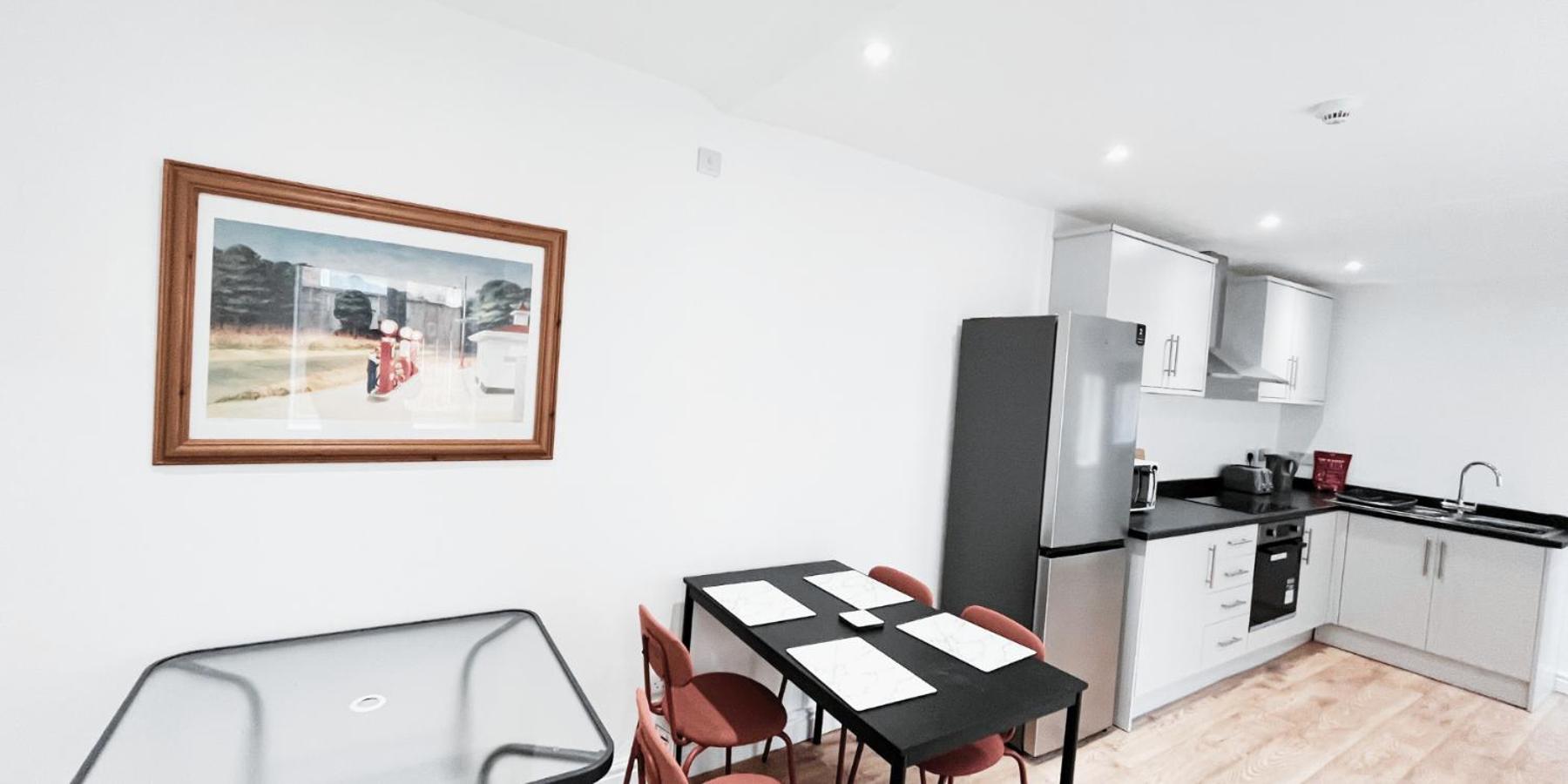 Spacious Room In Modern House Near 노팅엄 외부 사진