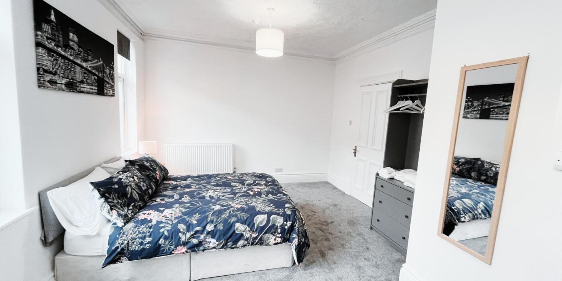 Spacious Room In Modern House Near 노팅엄 외부 사진