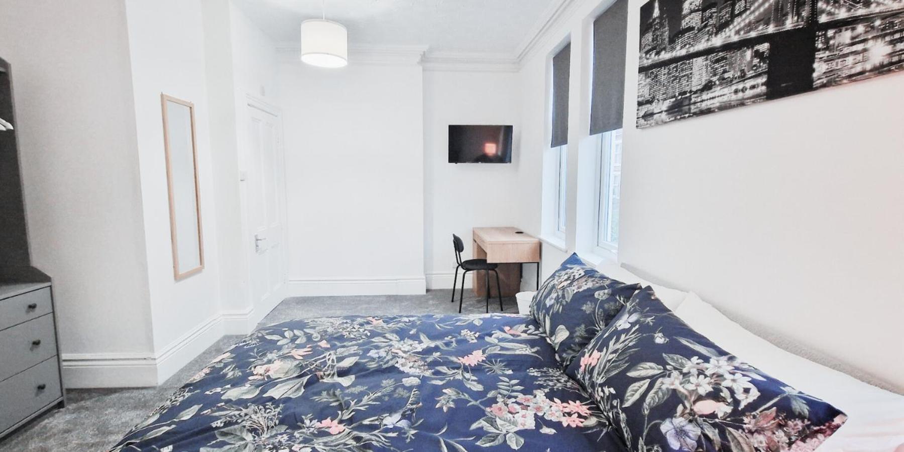 Spacious Room In Modern House Near 노팅엄 외부 사진