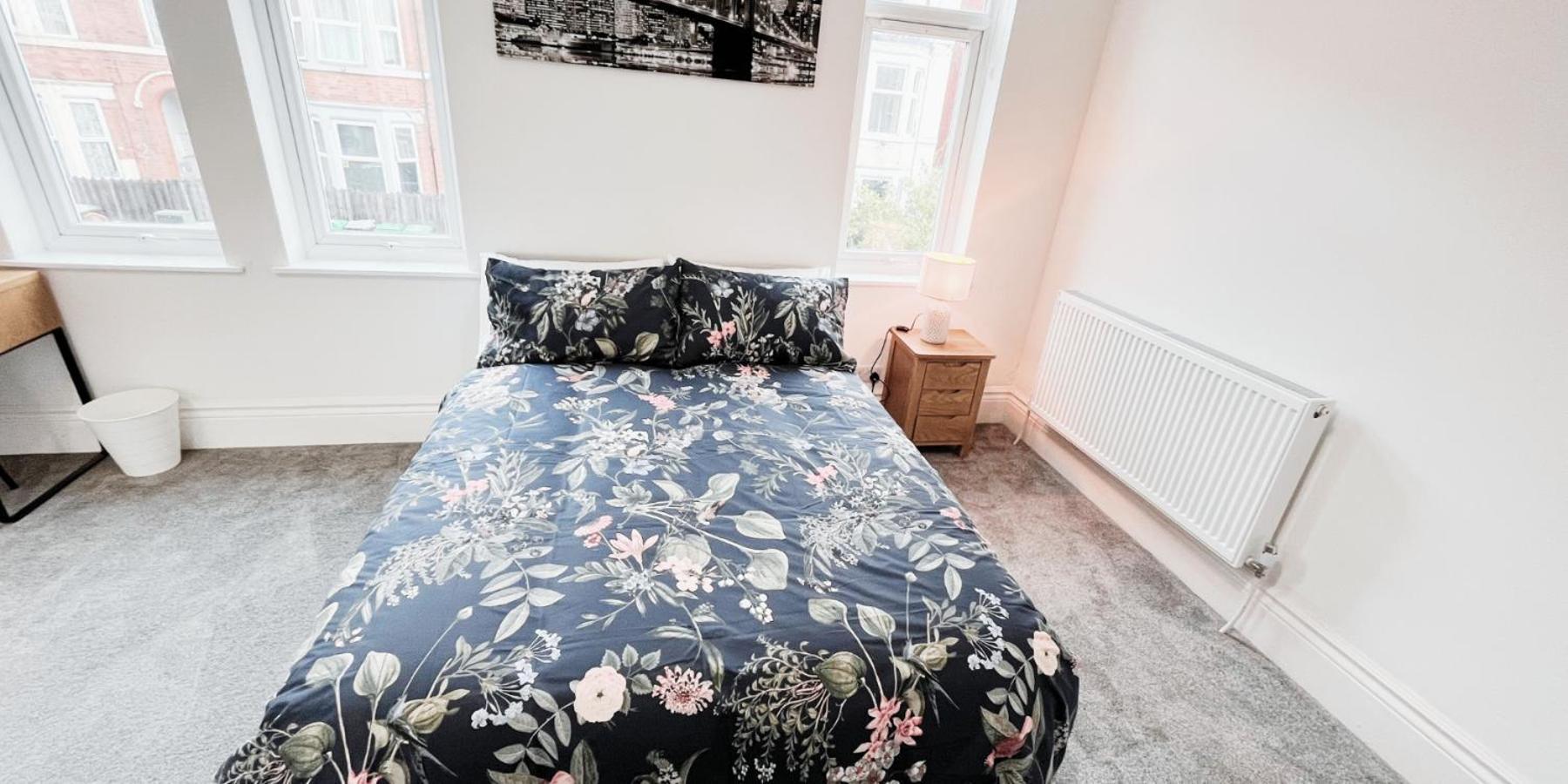 Spacious Room In Modern House Near 노팅엄 외부 사진